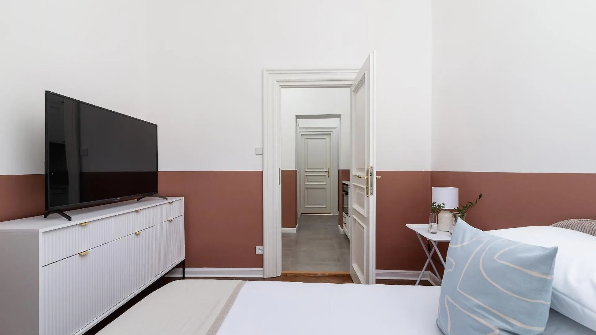 2-Bedroom Apartment - Rejtana 10 Krakow