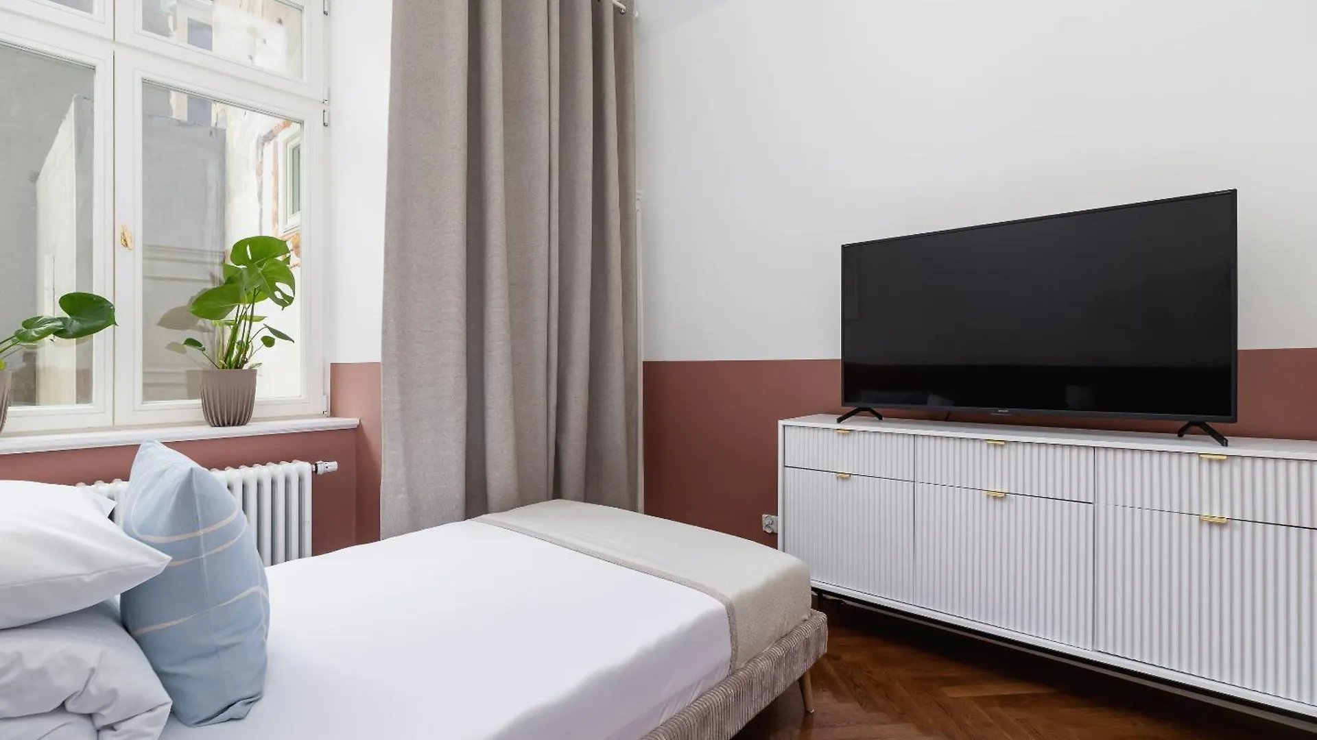 2-Bedroom Apartment - Rejtana 10 Krakow